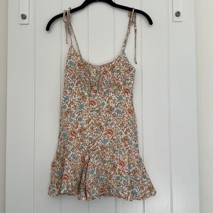 👛 2/$25👛 Lyon Floral Romper